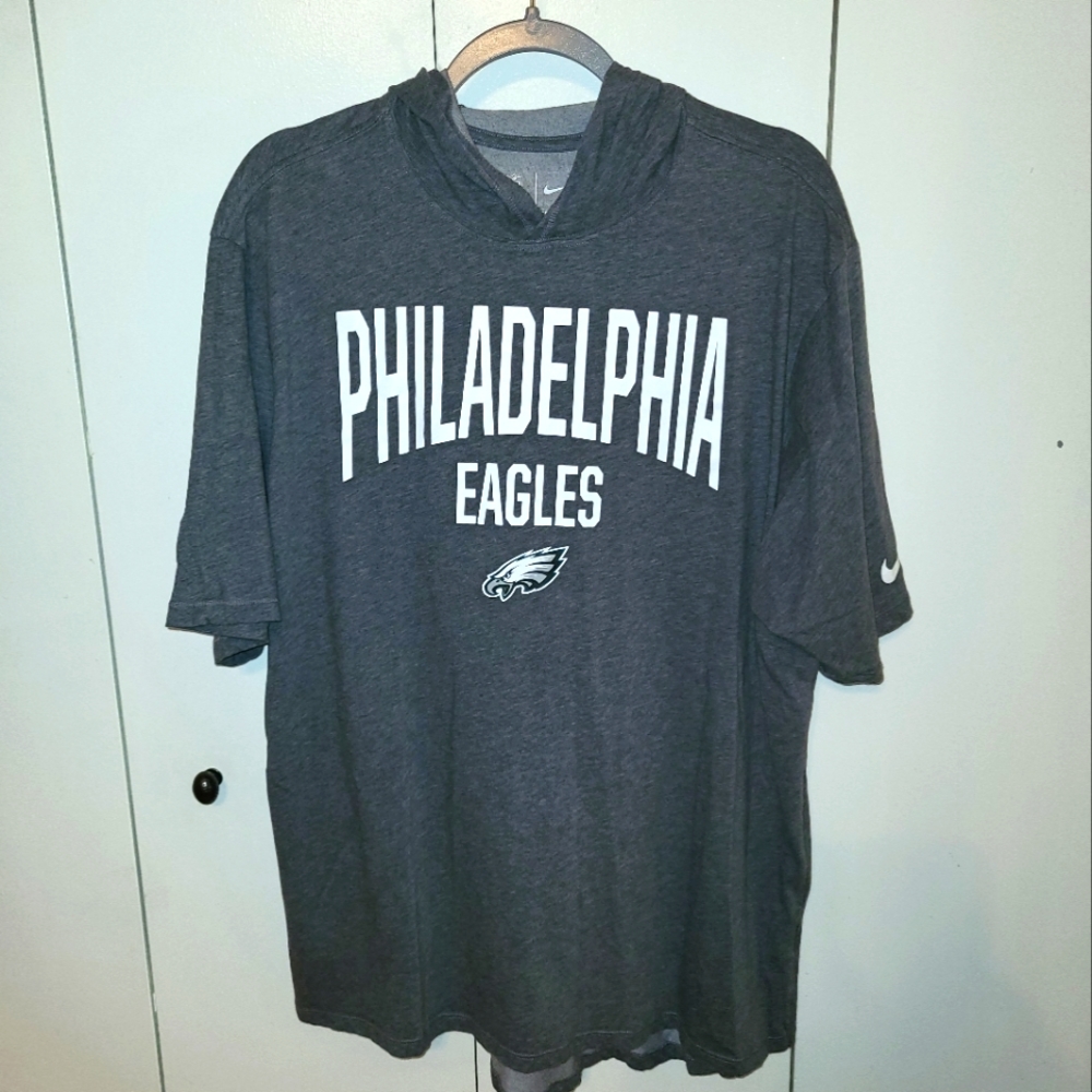 Philadelphia Eagles hooded t-shirt size XL